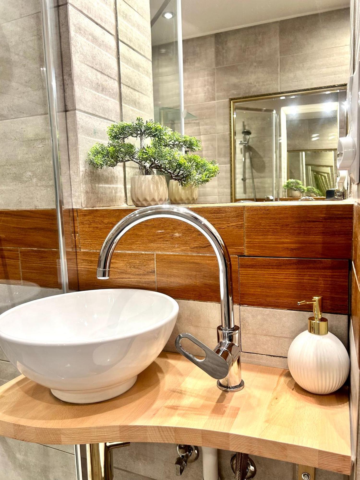 Bhakti Apartament Торунь Экстерьер фото